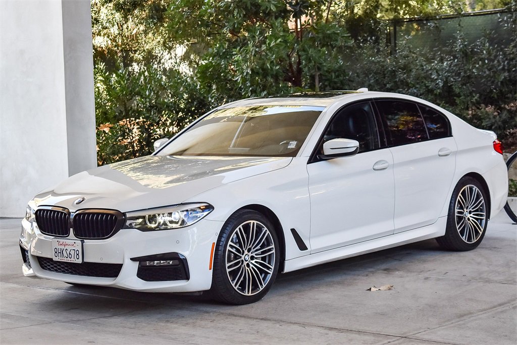 Used 2019 BMW 540i w/ M Sport Package image 3