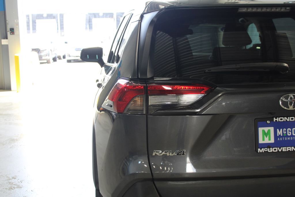Used 2021 Toyota RAV4 XLE image 38