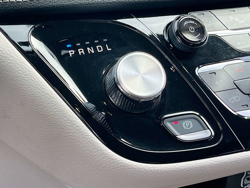 Certified 2024 Chrysler Pacifica Touring-L w/ Road Tripper Package image 16