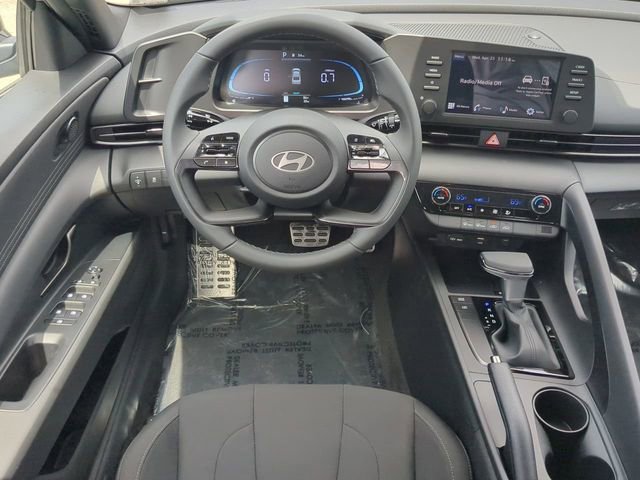 New 2025 Hyundai Elantra Sport FWD image 15