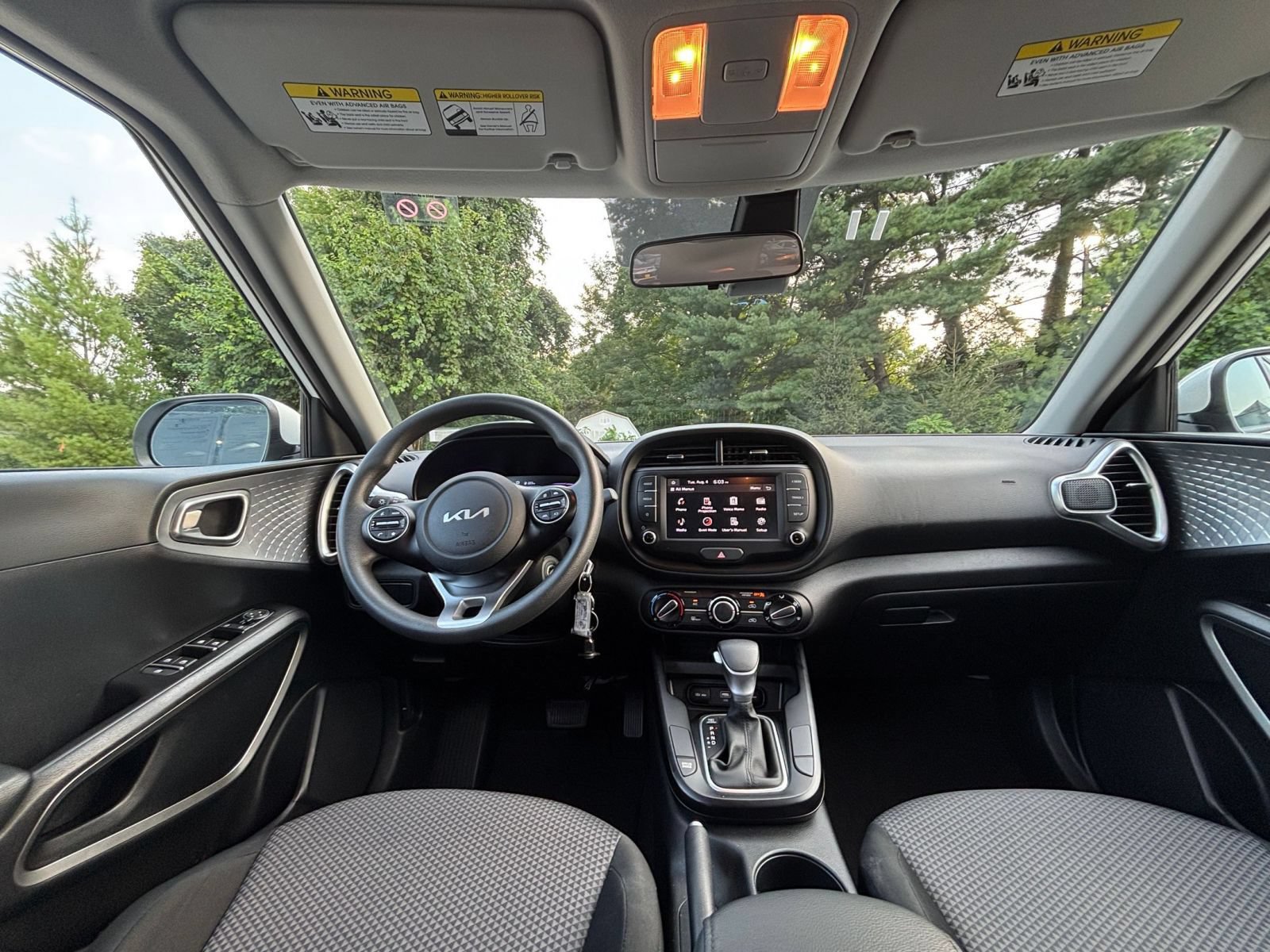 Used 2025 Kia Soul LX w/ LX Technology Package FWD image 30
