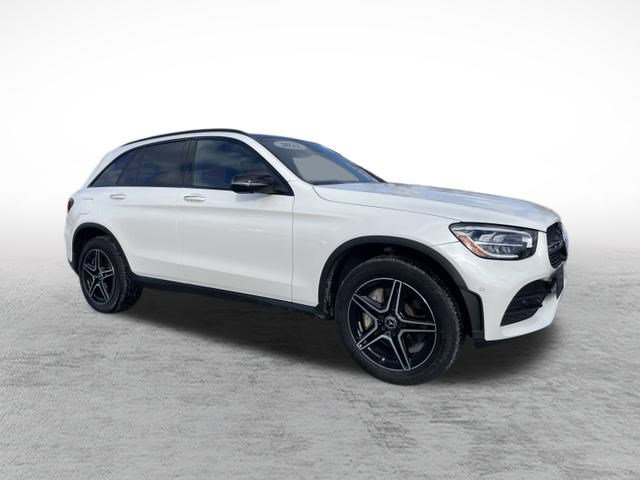 Used 2022 Mercedes-Benz GLC 300 4MATIC image 3