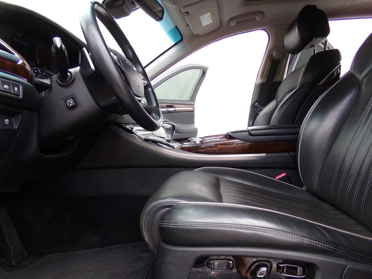 Used 2017 Genesis G90 5.0 Ultimate image 19