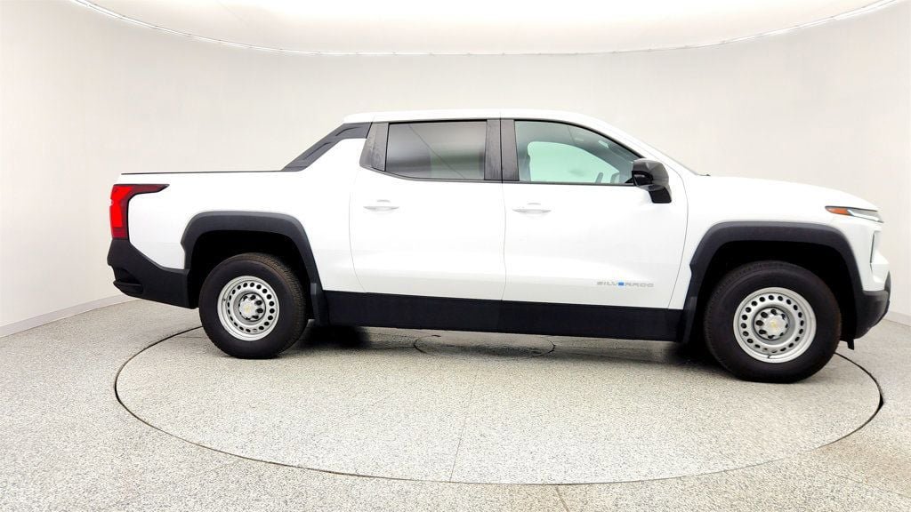 Used 2024 Chevrolet Silverado EV W/T AWD/4WD image 4