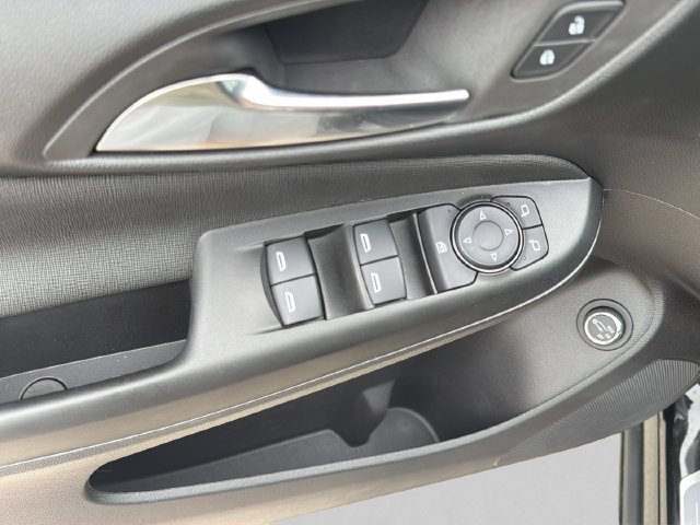 Used 2025 Buick Envista Avenir FWD image 19