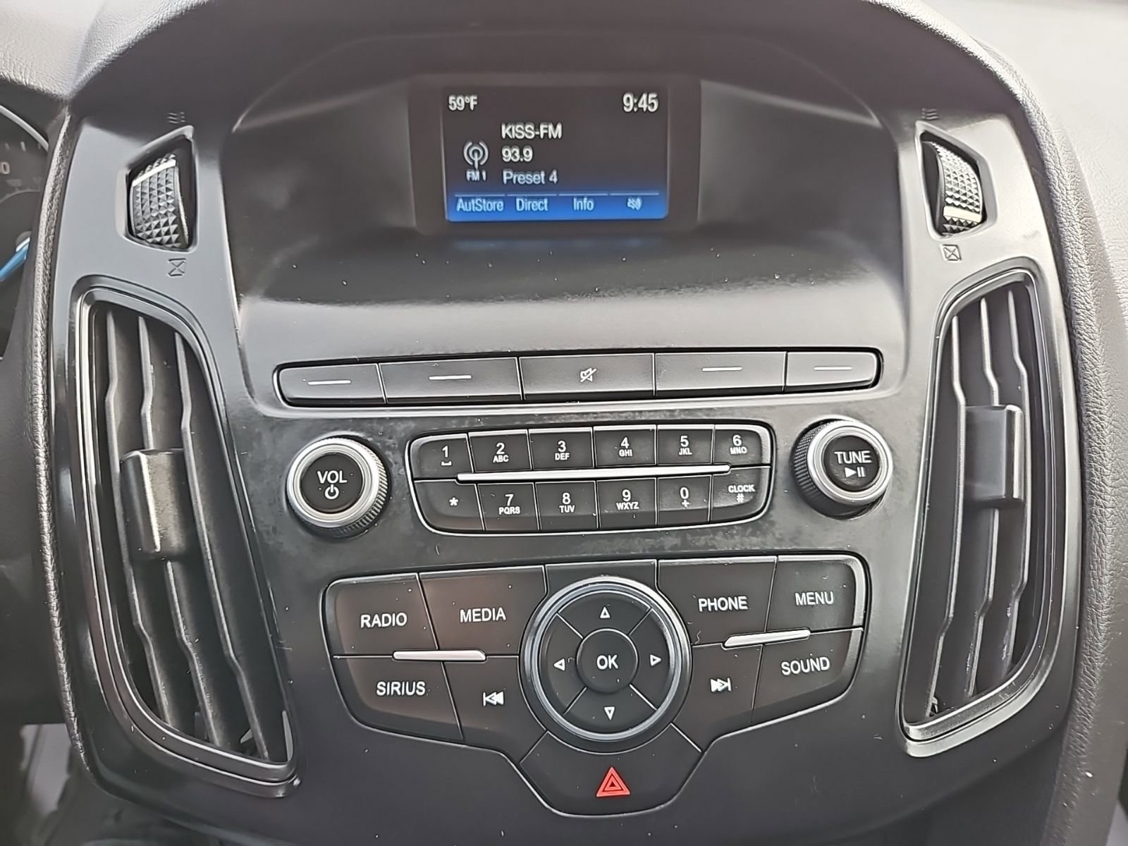 Used 2018 Ford Focus SE image 22