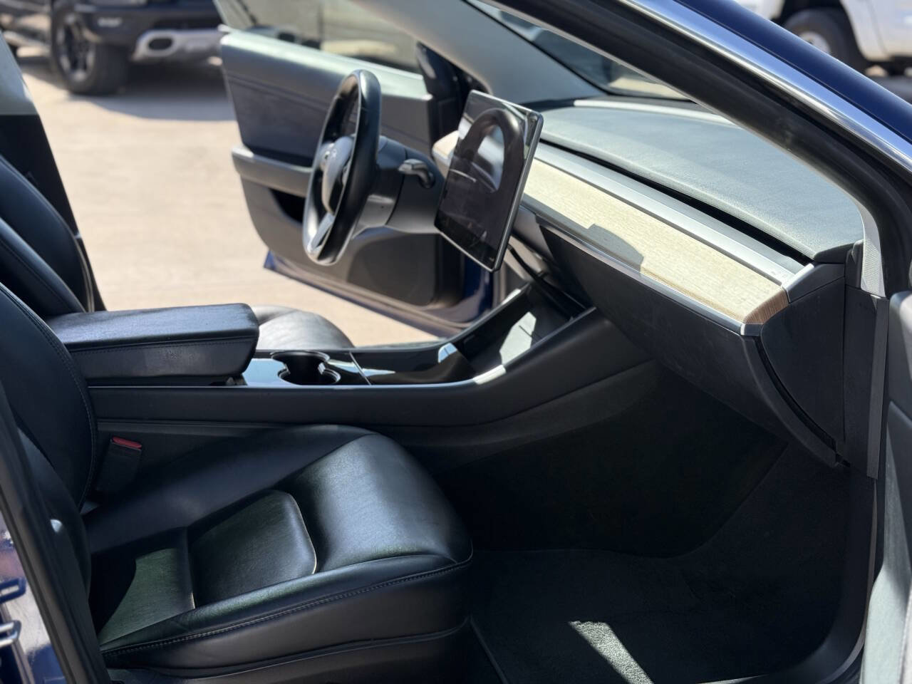 Used 2018 Tesla Model 3 Long Range RWD image 12