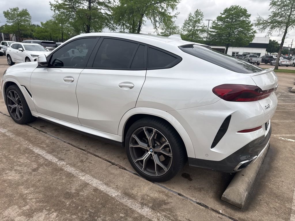 Used 2021 BMW X6 xDrive40i w/ M Sport Package image 3