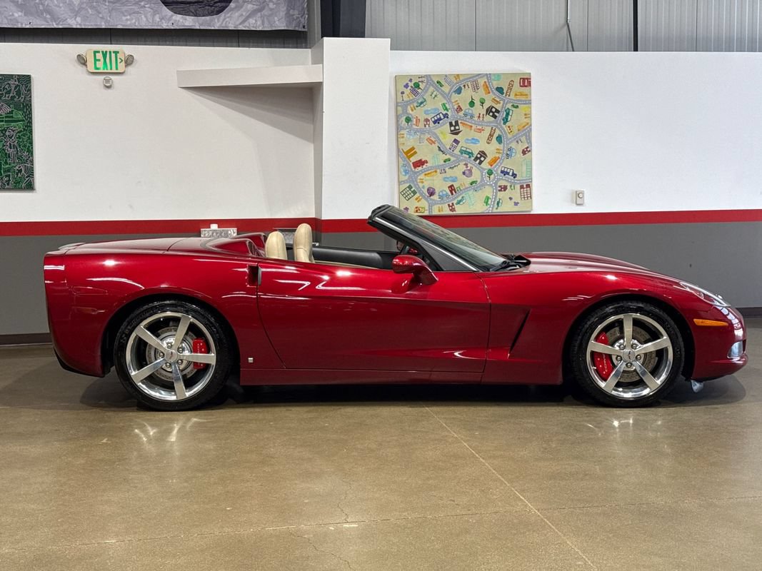Used 2008 Chevrolet Corvette Convertible w/ Preferred Equipment Group RWD image 3