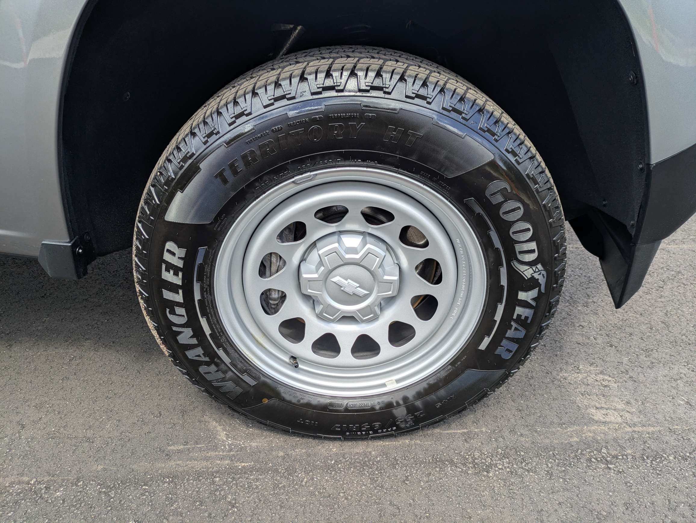Used 2025 Chevrolet Colorado W/T RWD image 10