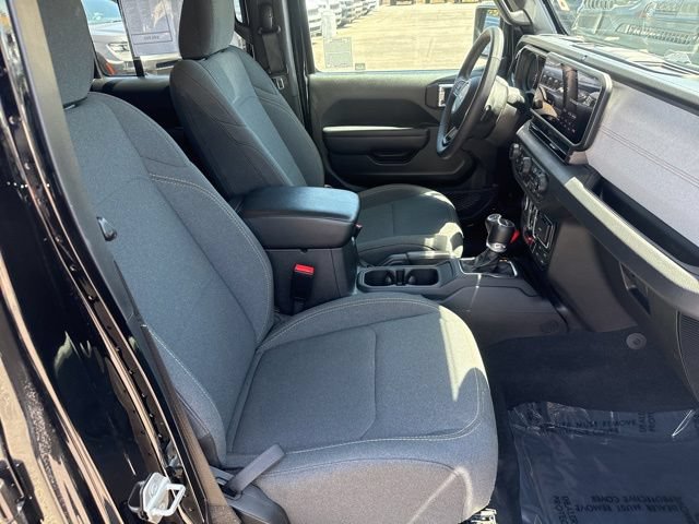 Used 2024 Jeep Gladiator Sport AWD/4WD image 31
