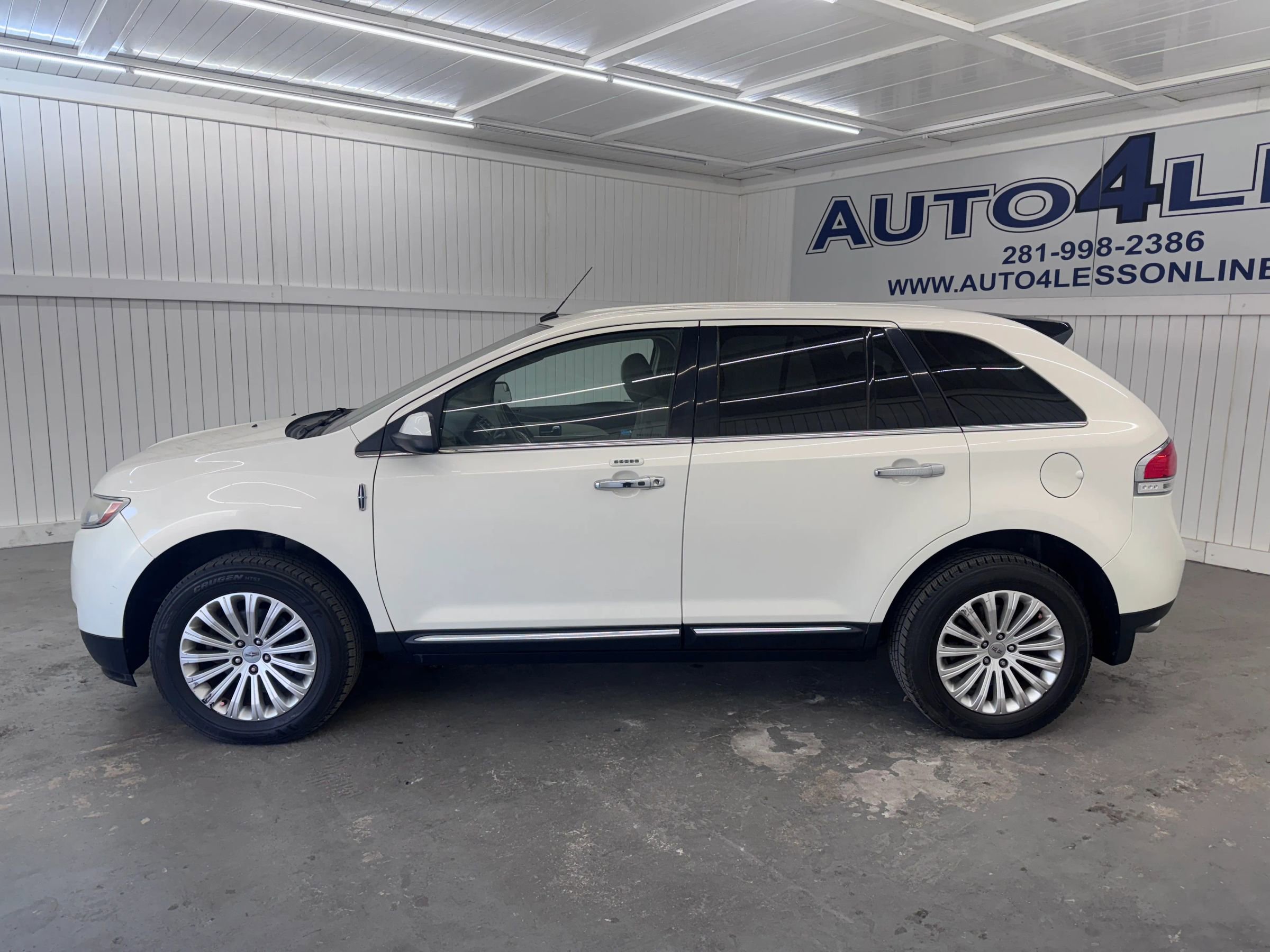 Used 2012 Lincoln MKX FWD image 8