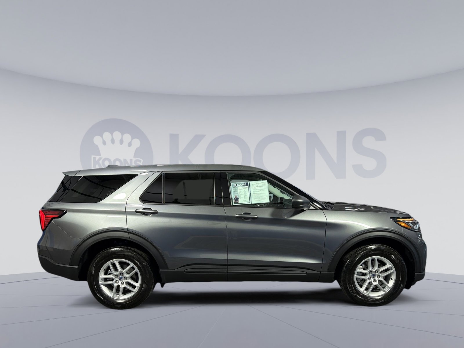 Used 2026 Ford Explorer Active AWD/4WD image 8