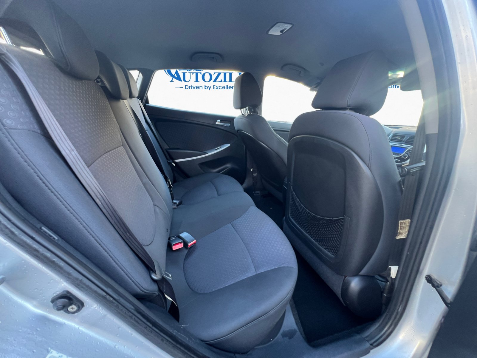 Used 2012 Hyundai Accent SE FWD image 12