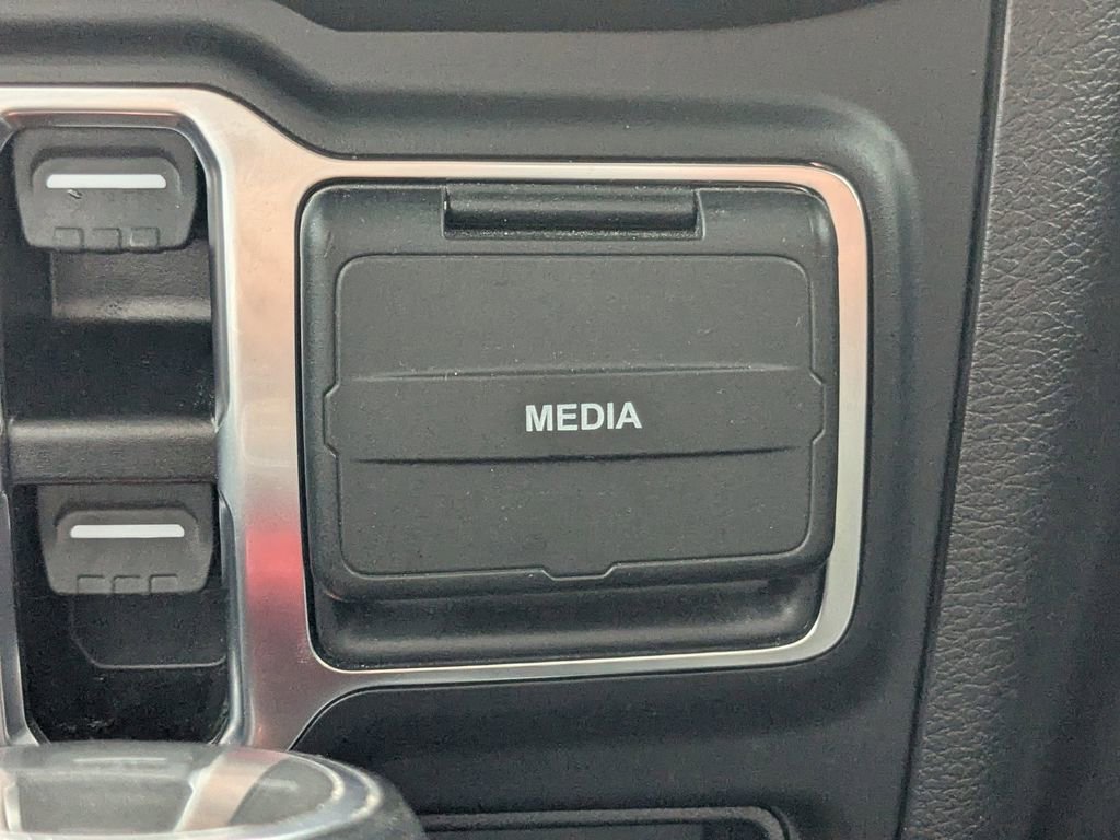 Used 2023 Jeep Gladiator Overland image 24