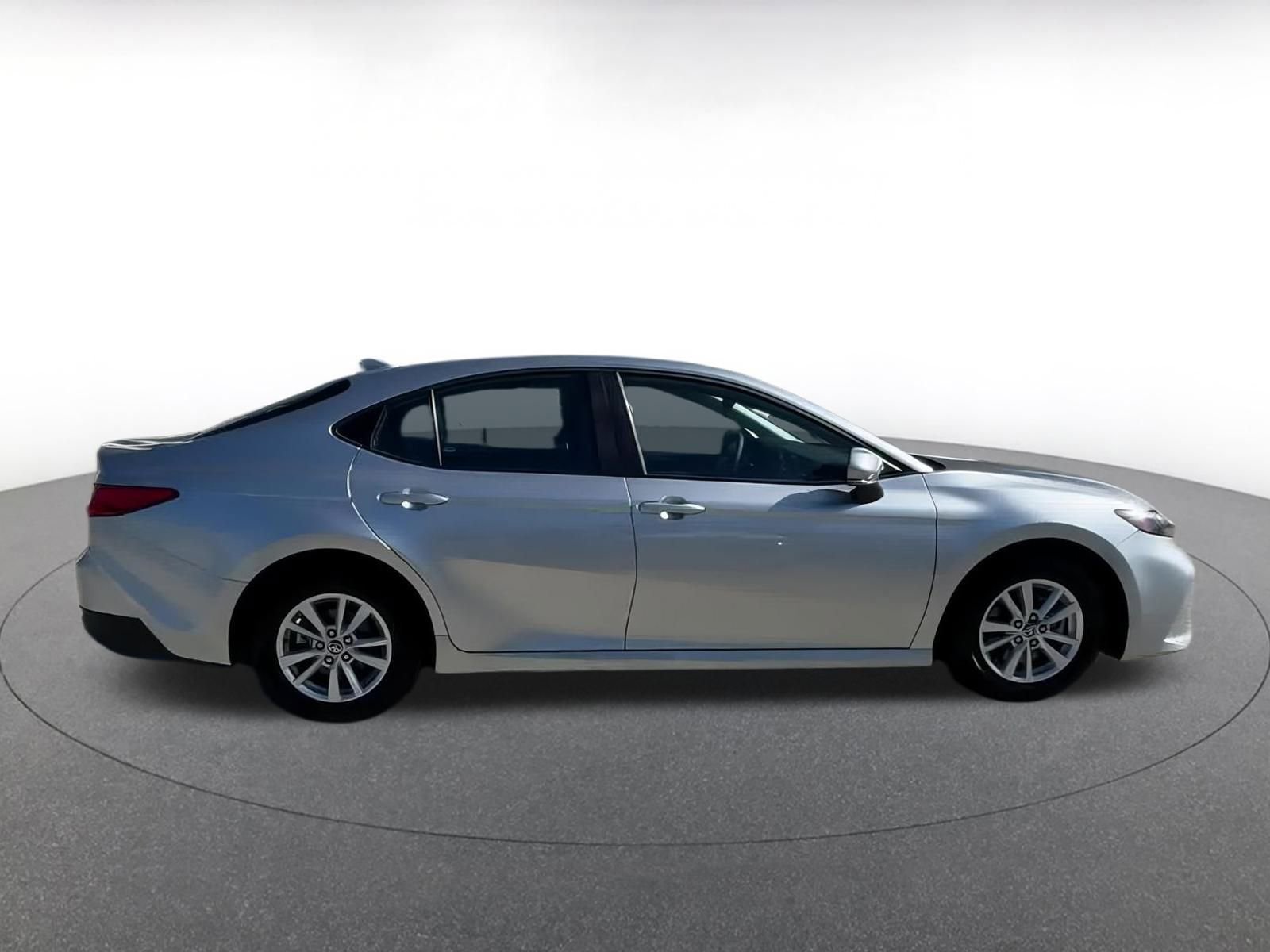 Used 2025 Toyota Camry LE image 16