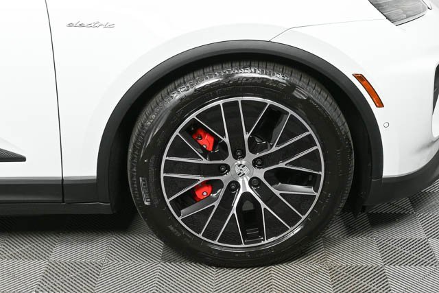 New 2025 Porsche Macan 4S Electric image 46