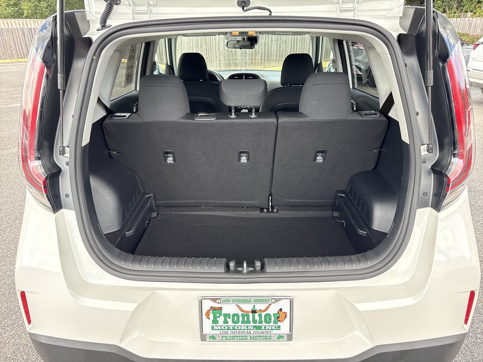 Used 2023 Kia Soul LX w/ LX Technology Package FWD image 27