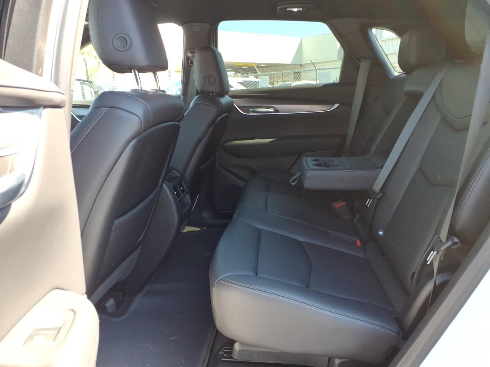 New 2026 Cadillac XT5 Luxury image 24