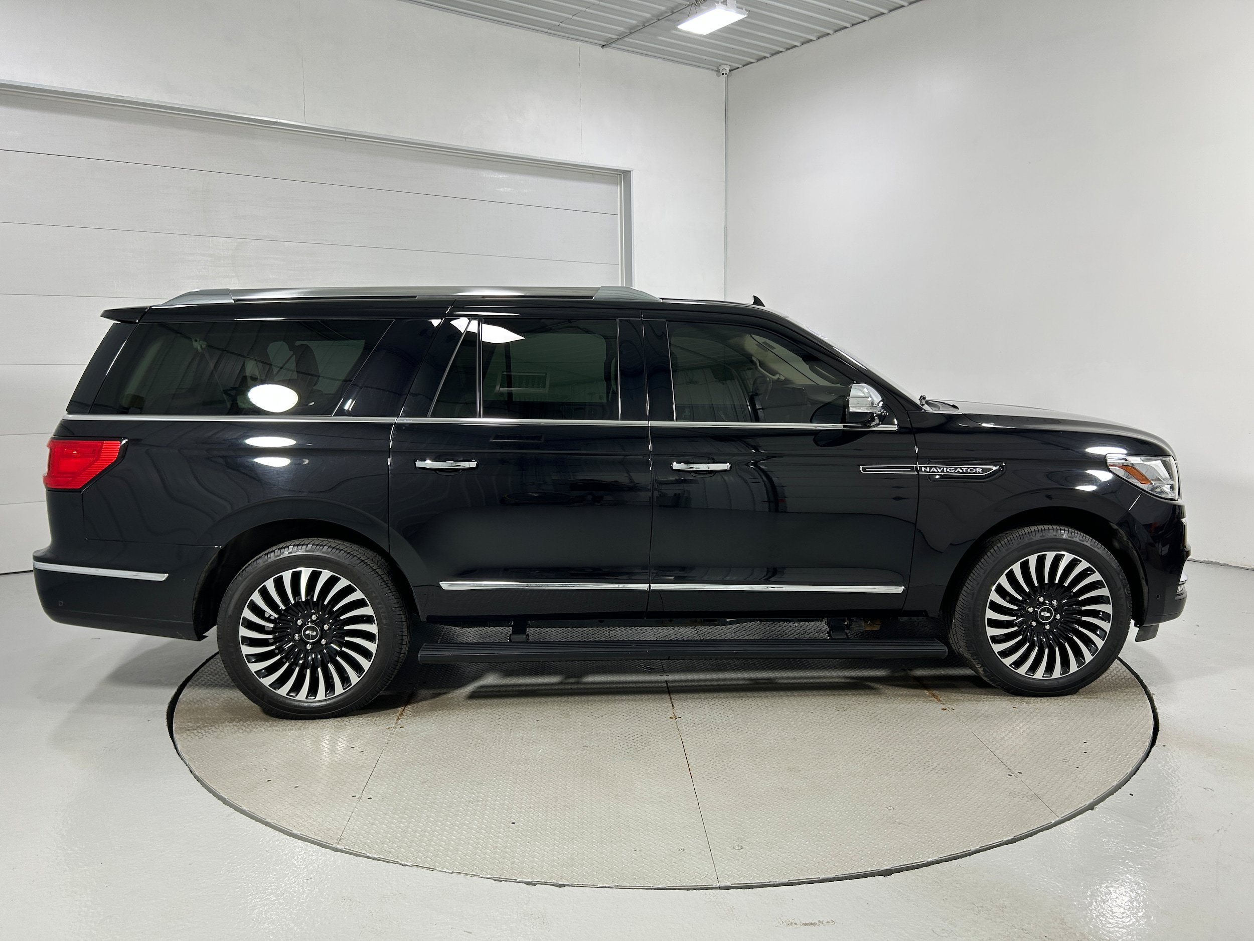 Used 2019 Lincoln Navigator L Black Label AWD/4WD image 43