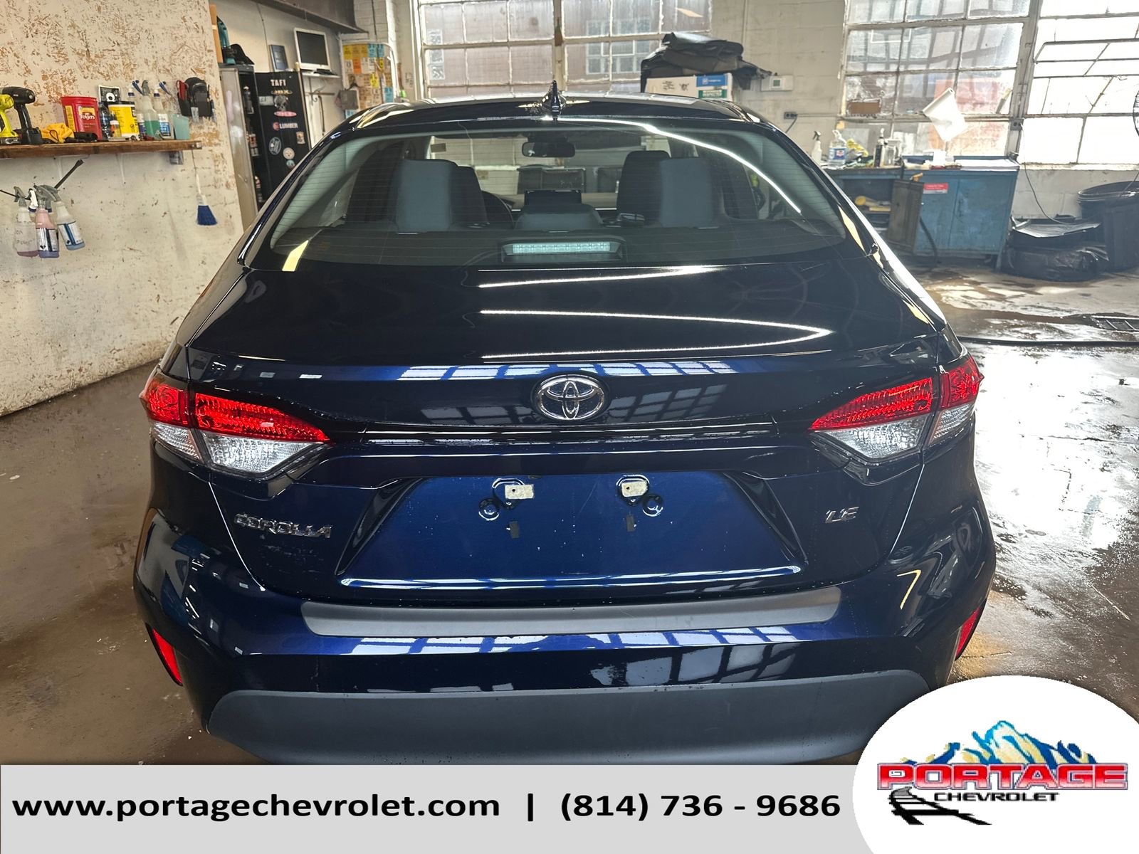 Used 2025 Toyota Corolla LE w/ LE Premium Package image 4