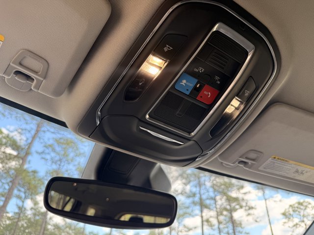 Used 2023 Jeep Grand Cherokee L Laredo image 23