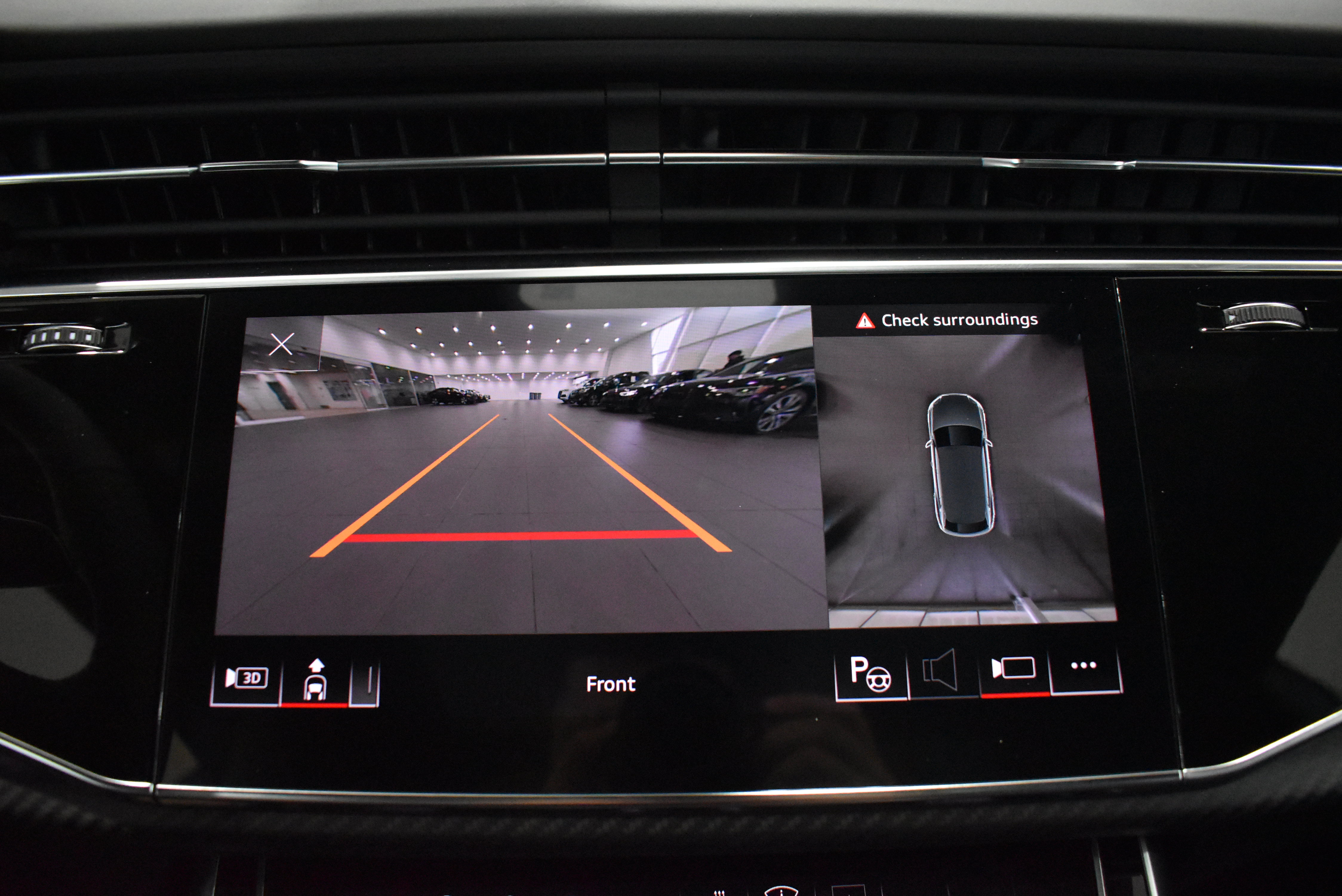 New 2026 Audi SQ8 Prestige AWD/4WD image 16