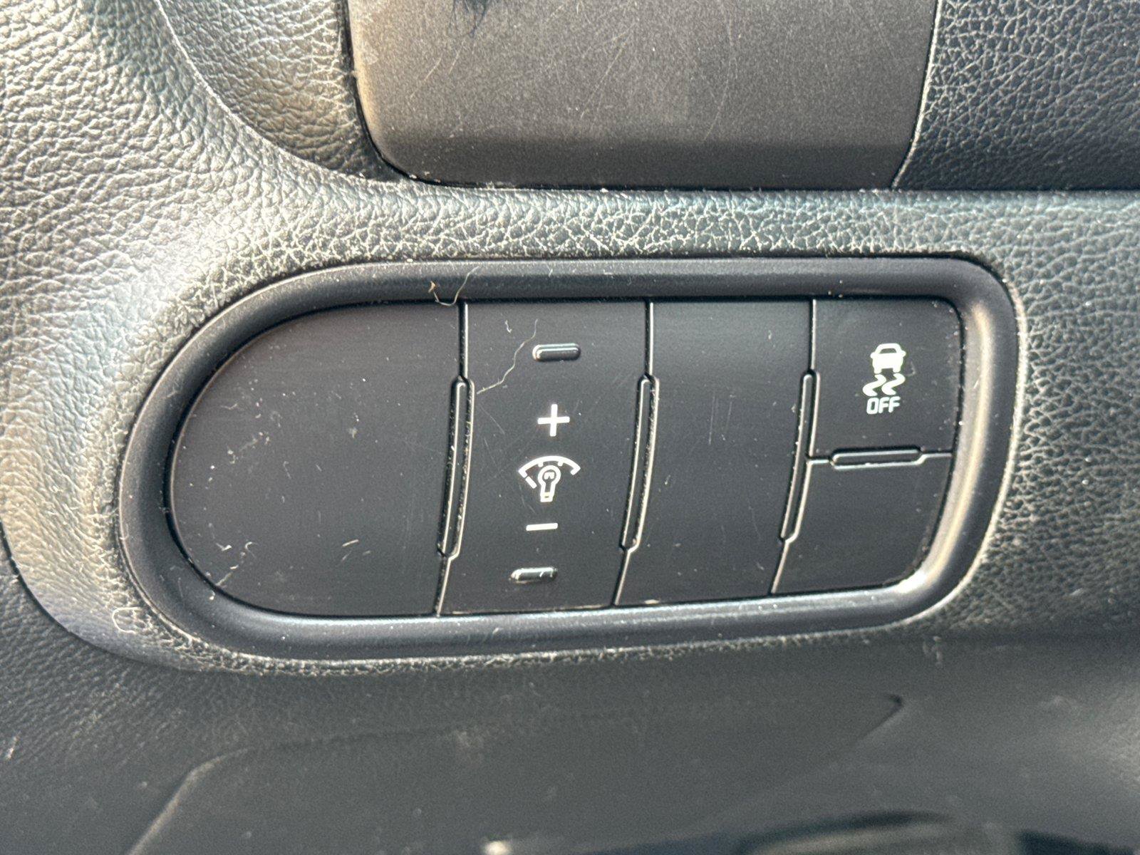 Used 2018 Kia Forte LX FWD image 26