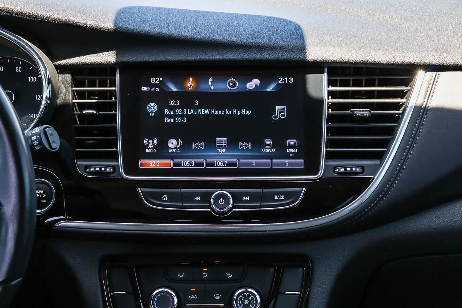Used 2021 Buick Encore Preferred AWD/4WD image 17