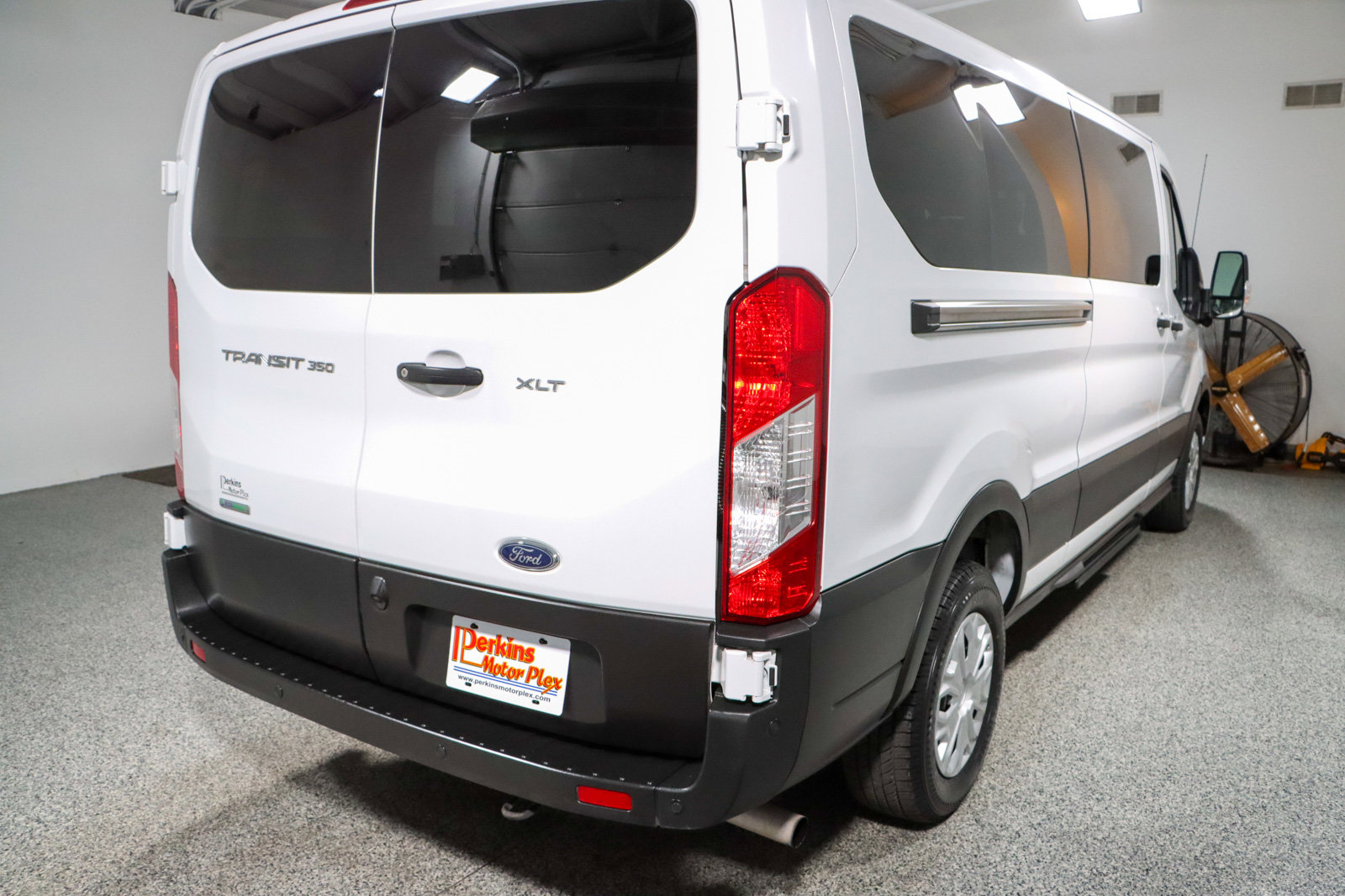 Used 2023 Ford Transit 350 XLT image 7