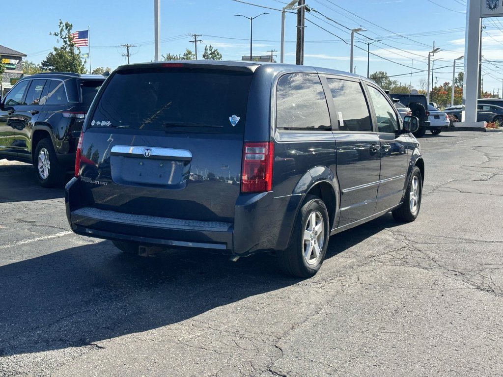 Used 2008 Dodge Grand Caravan SXT FWD image 4