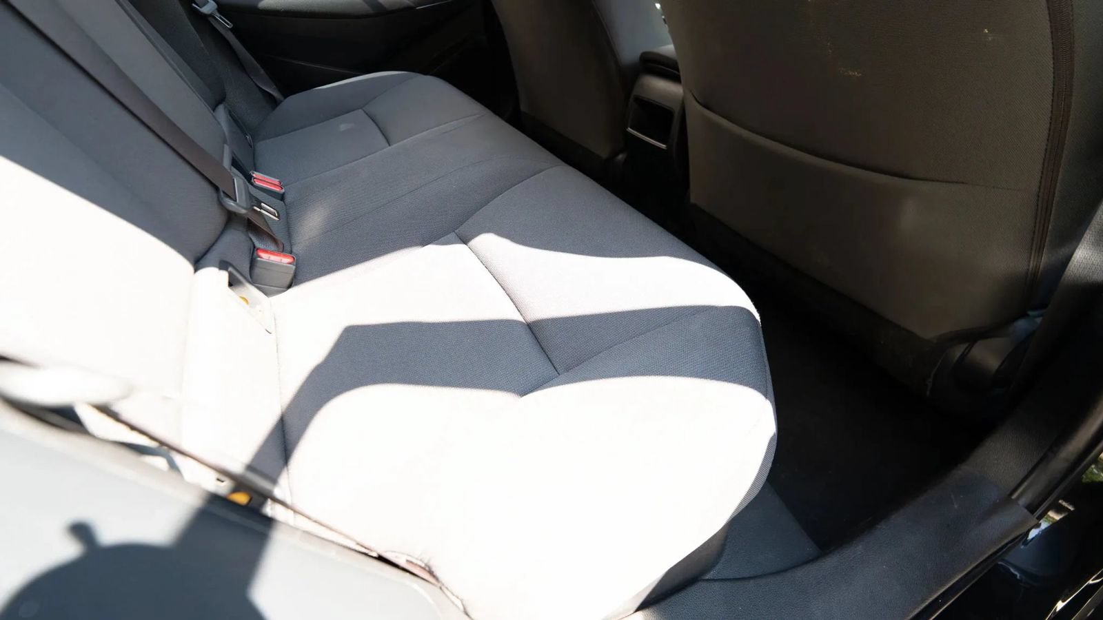 Used 2021 Toyota Corolla LE FWD image 17