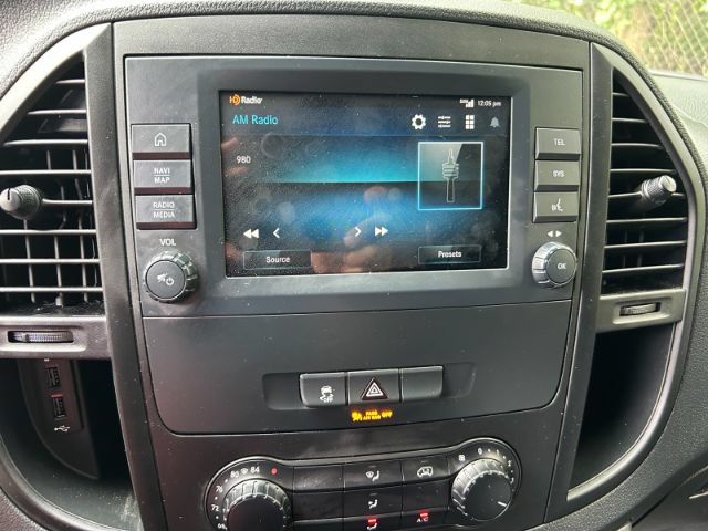 Used 2022 Mercedes-Benz Metris image 12