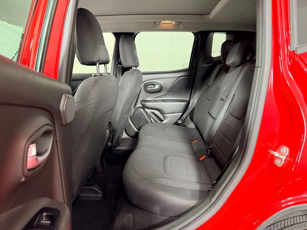 Used 2022 Jeep Renegade Latitude w/ Sun/Sound Group image 26