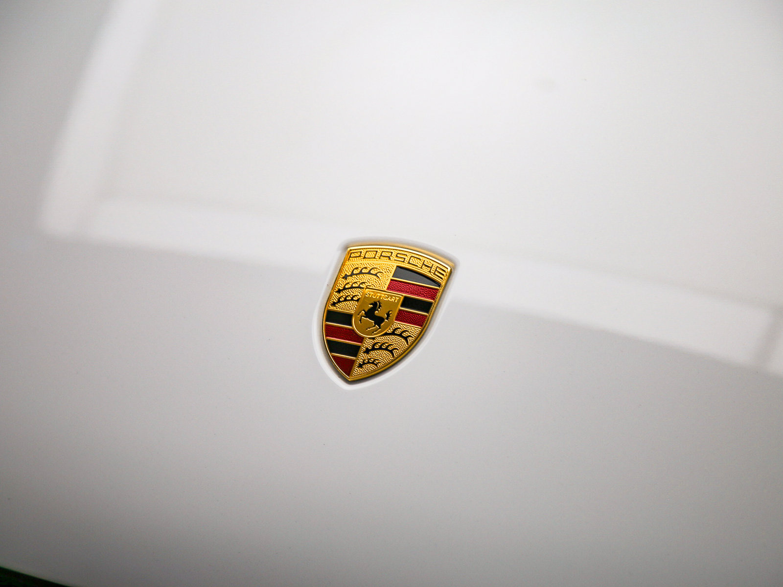 Certified 2025 Porsche Macan Turbo AWD/4WD image 12