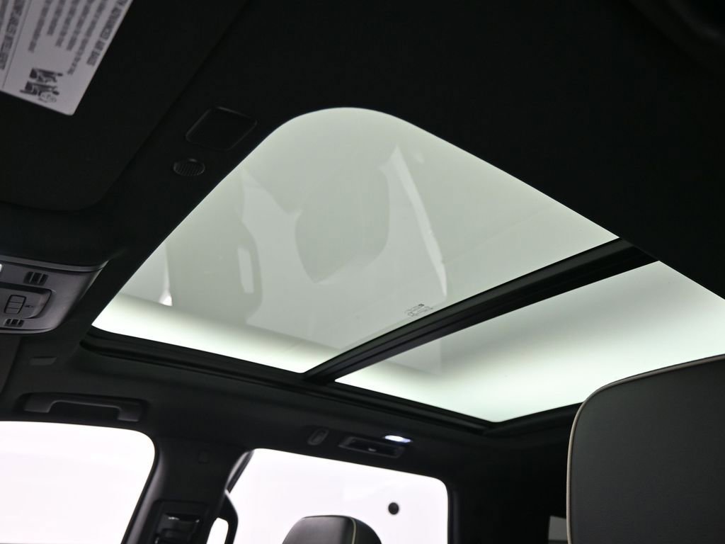 Used 2021 Chevrolet Tahoe Premier w/ Premium Package RWD image 18
