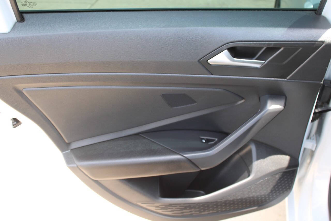 Used 2019 Volkswagen Jetta R-Line FWD image 15