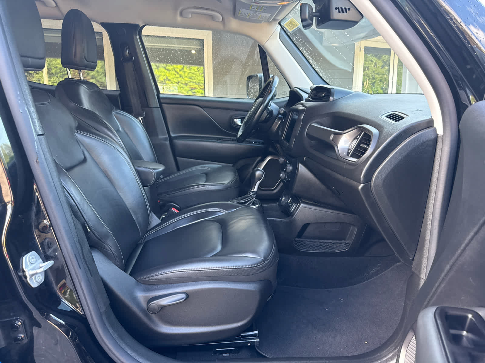 Used 2020 Jeep Renegade Limited w/ UConnect 8.4 Nav Group AWD/4WD image 17