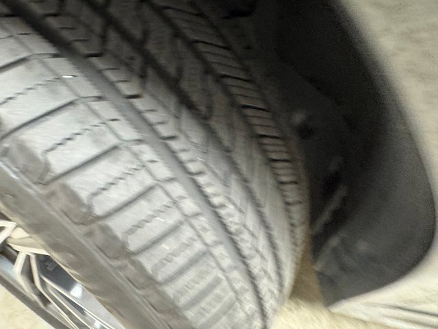 Used 2022 BMW X6 xDrive40i w/ M Sport Package image 29