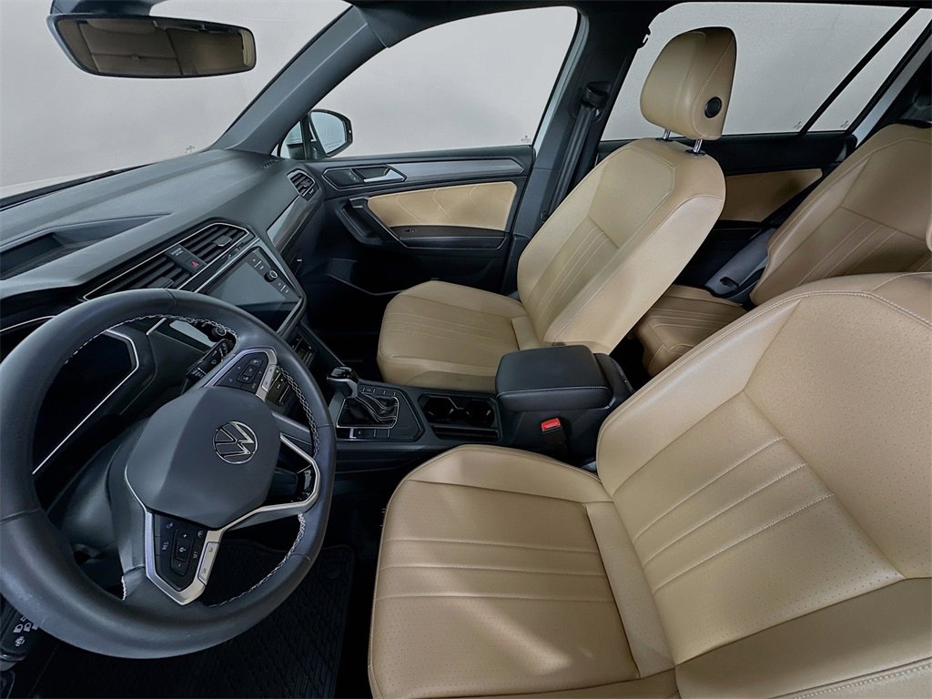 Used 2023 Volkswagen Tiguan SE image 11