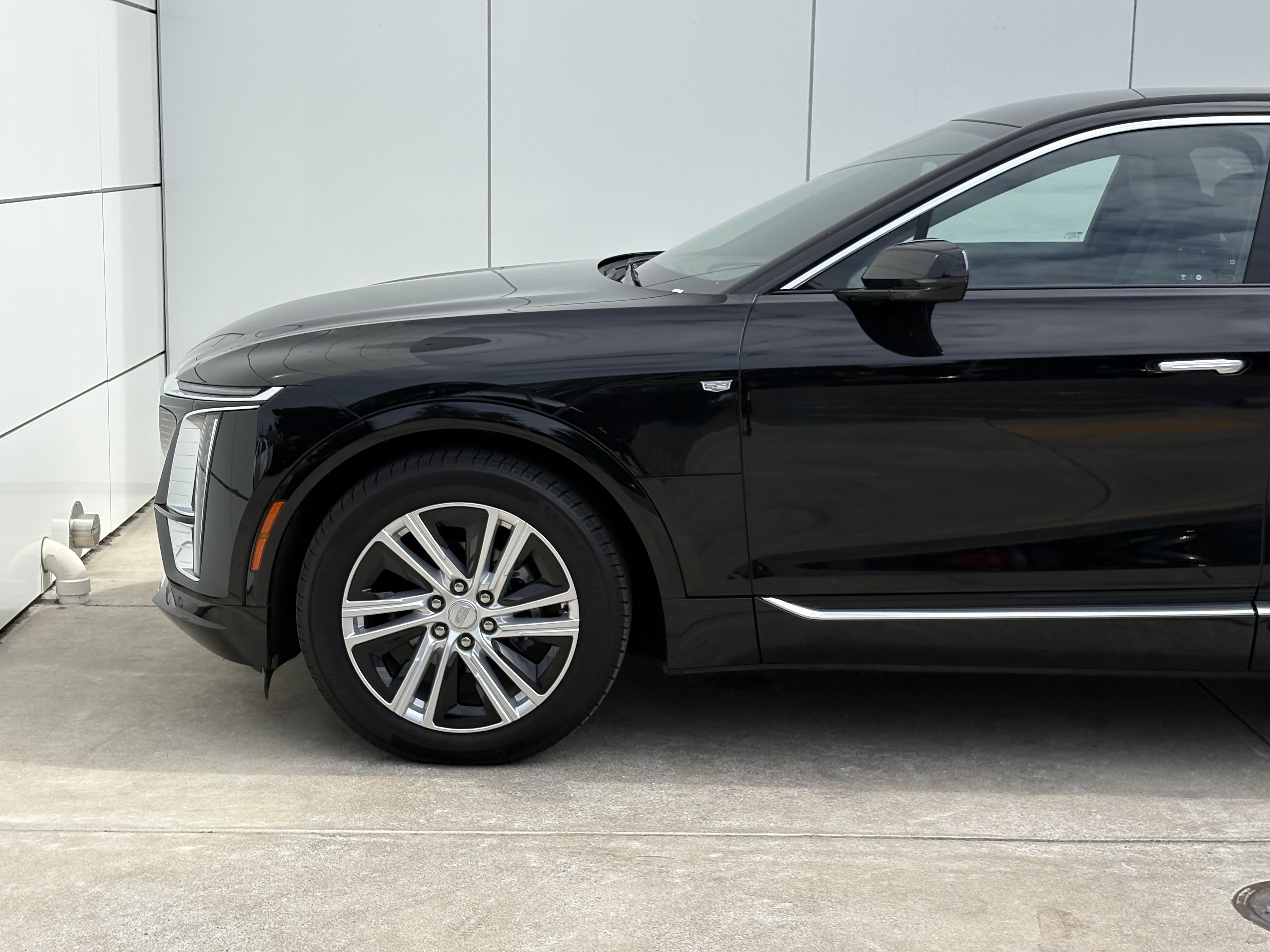 Certified 2024 Cadillac Lyriq Tech AWD/4WD image 5