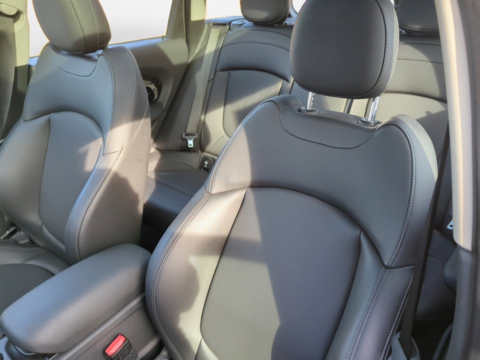 Used 2019 MINI Cooper Clubman S image 12