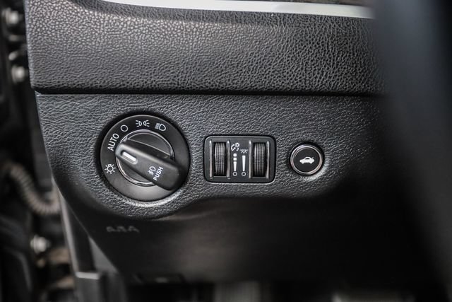 Used 2015 Chrysler 300 C RWD image 56