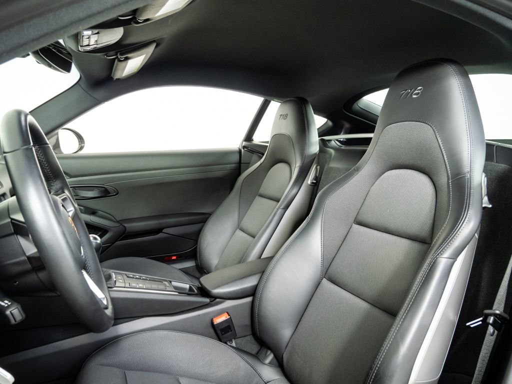 Used 2023 Porsche 718 Cayman RWD image 5