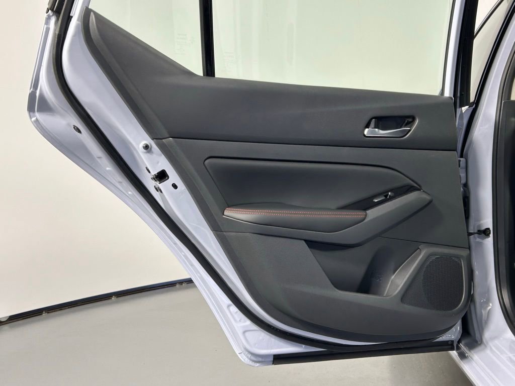 Used 2025 Nissan Altima 2.5 SR image 13