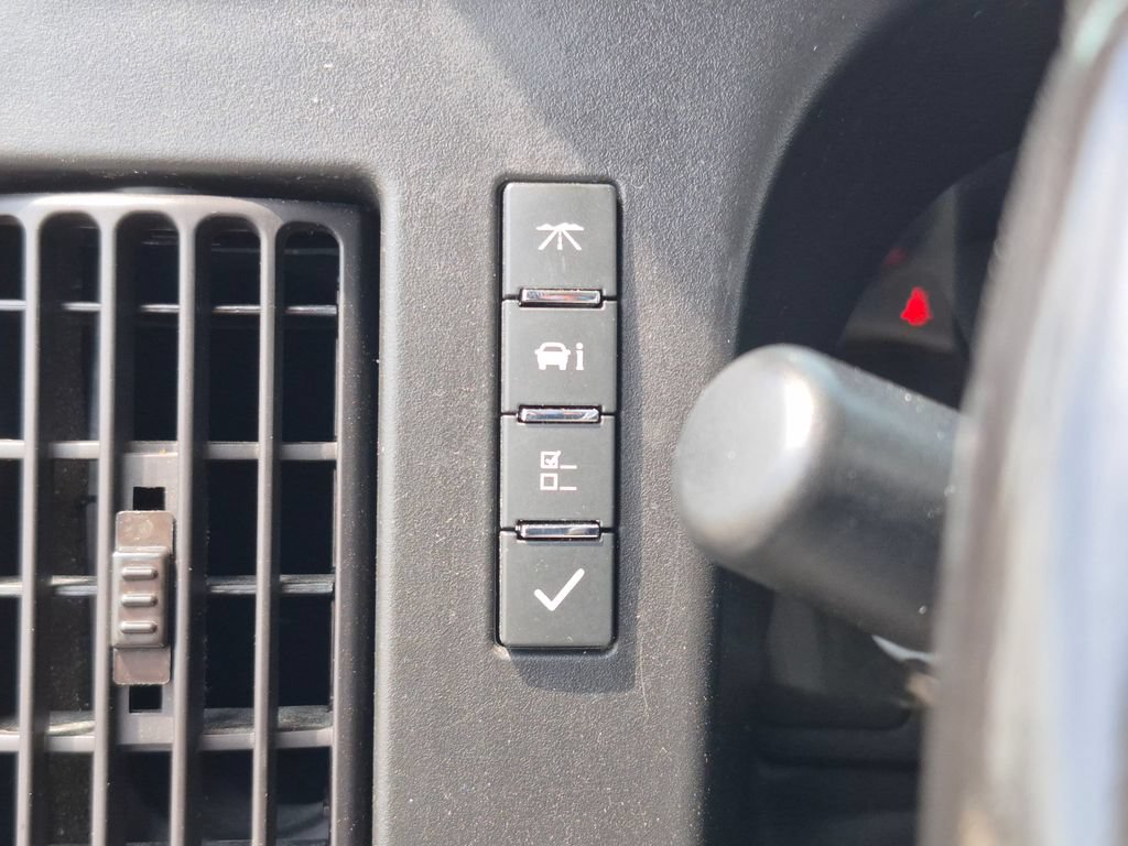 Used 2022 Chevrolet Express 3500 LS RWD image 18