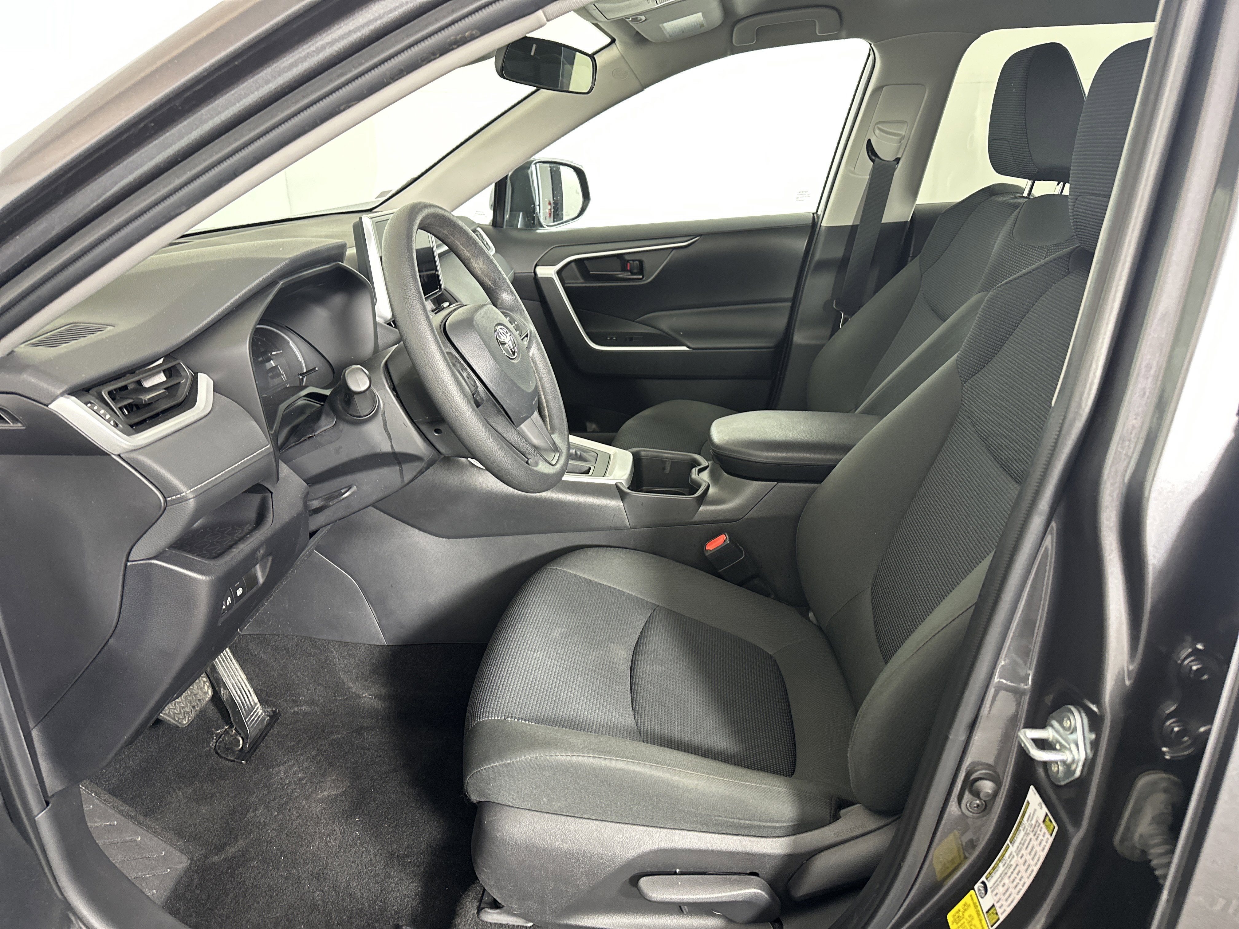 Used 2024 Toyota RAV4 LE image 6