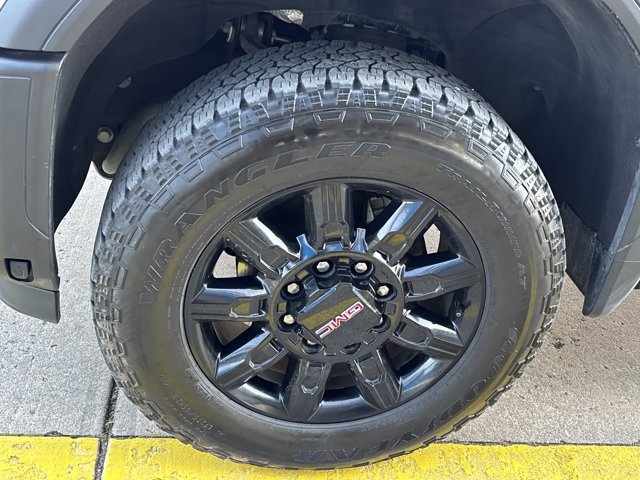 Used 2024 GMC Sierra 2500 AT4 w/ AT4 Premium Plus Package AWD/4WD image 13