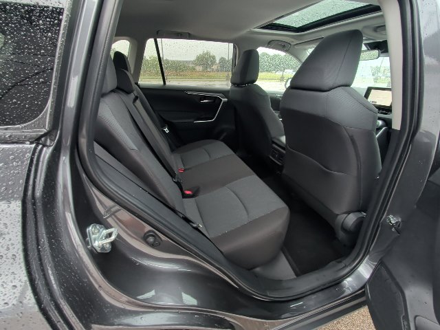 Used 2025 Toyota RAV4 XLE w/ Convenience Package FWD image 5