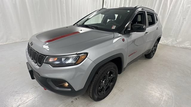 Used 2024 Jeep Compass Trailhawk AWD/4WD image 7